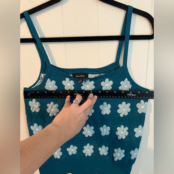 Lea & Viola Anthropologie Tank Top Women’s Medium Blue Daisy Knit Boho Preppy - Picture 9 of 9